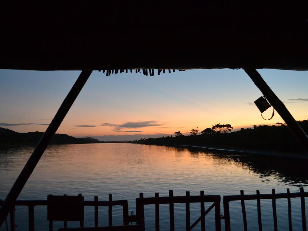 Maggie May House Boat - Colchester - 5Km From Elephant Park Exteriör bild