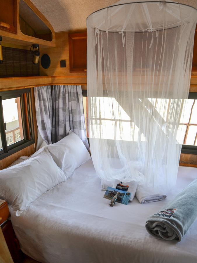 Maggie May House Boat - Colchester - 5Km From Elephant Park Exteriör bild