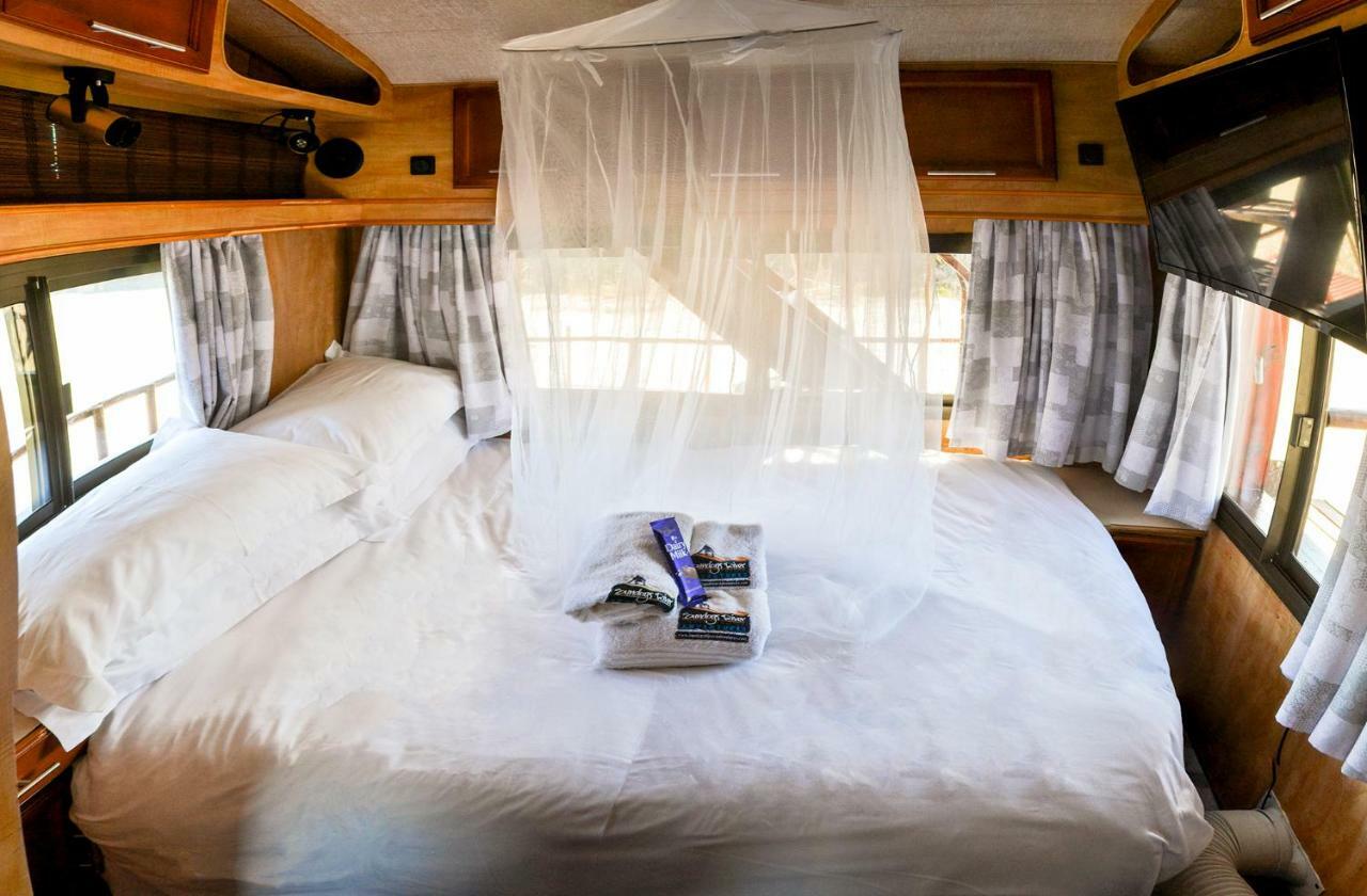 Maggie May House Boat - Colchester - 5Km From Elephant Park Exteriör bild